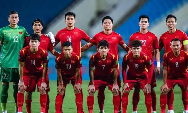 俱乐部, 杨清松则出 俱乐部, 杨清松则出