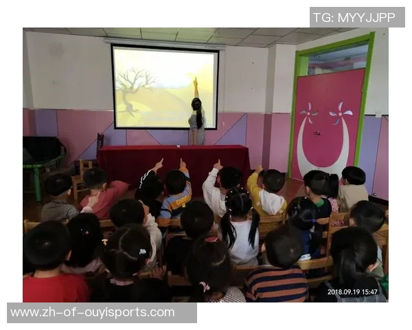 《探索足球巨星的辉煌旅程与传奇瞬间：球场英雄的成长与成就》